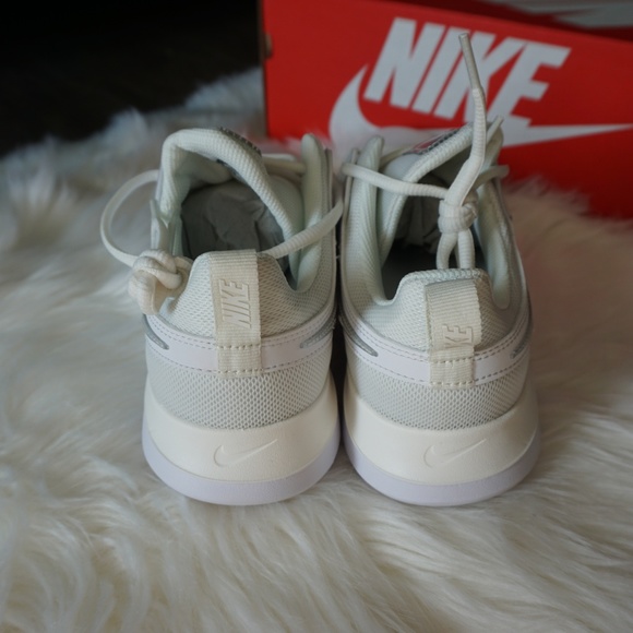 Nike Tessen running shoes white NWB training - Picture 3 of 7